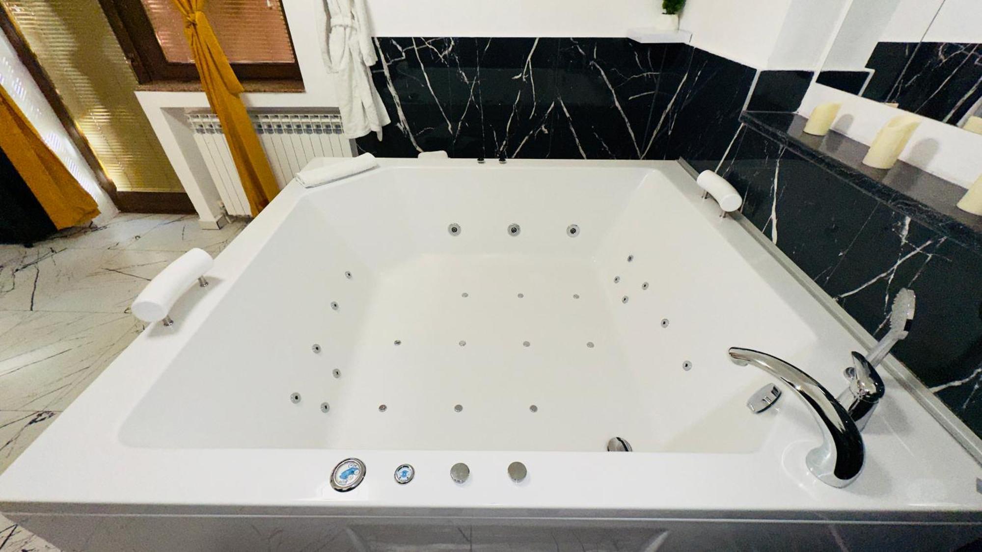 Hedonist Jacuzzi Free Parking Apartment Sarajevo